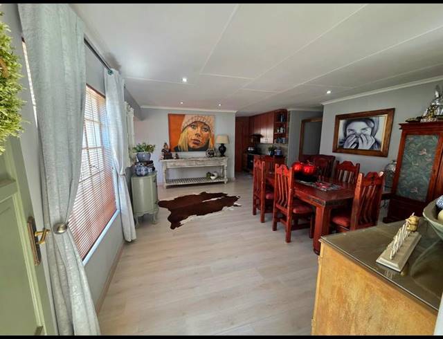 3 BEDROOM HOUSE FOR SALE IN AMBERFIELD